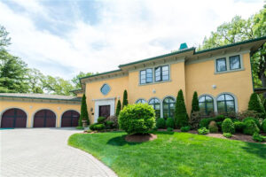 SVN AuctionWorks recently sold this Mediterranean-style home in Burr Ridge at Auction in a quick, one-month turnaround.