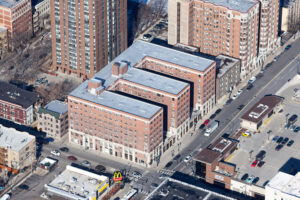 KIG recently listed 5200 N. Sheridan Road, a 223-unit apartment building in Chicago's Edgewater neighborhood.