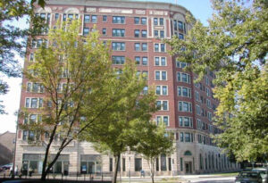 Kiser Group, Chicago’s leading mid-market commercial real estate brokerage firm, announces that on March 18, 2015, it represented the seller and buyer of a 164-unit apartment building at 7100 S. South Shore Drive, Chicago.
