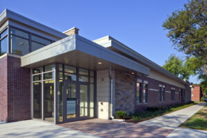 HSA PrimeCare redeveloped a former furniture store in River Forest, Ill., into a modern healthcare clinic for Loyola University Health System's Gottlieb Memorial Hospital.
