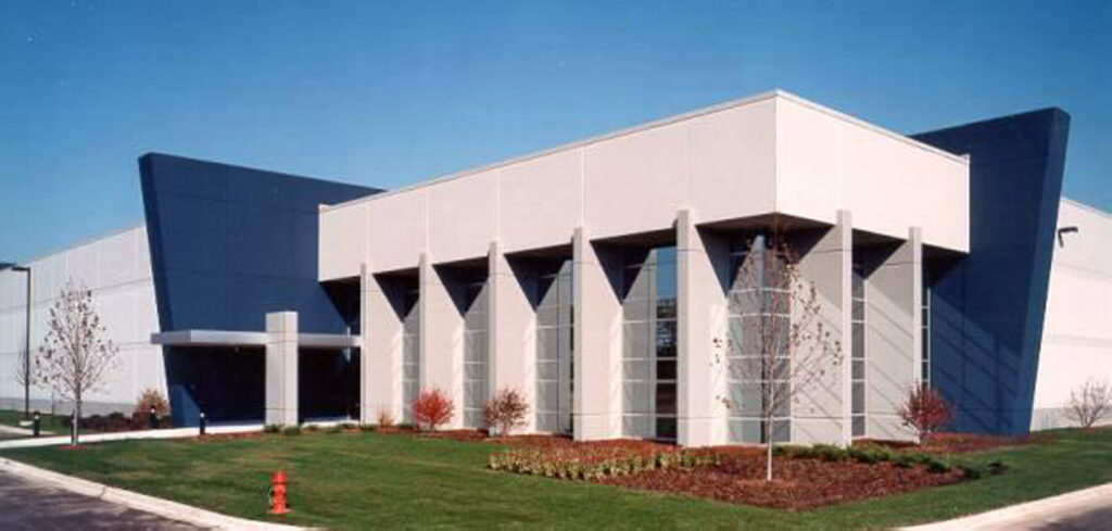 Horizons Window Fashions has signed a long-term lease for 128,296 square feet at two adjacent buildings in the Amhurst Lakes Business Center, located in Waukegan, Illinois.