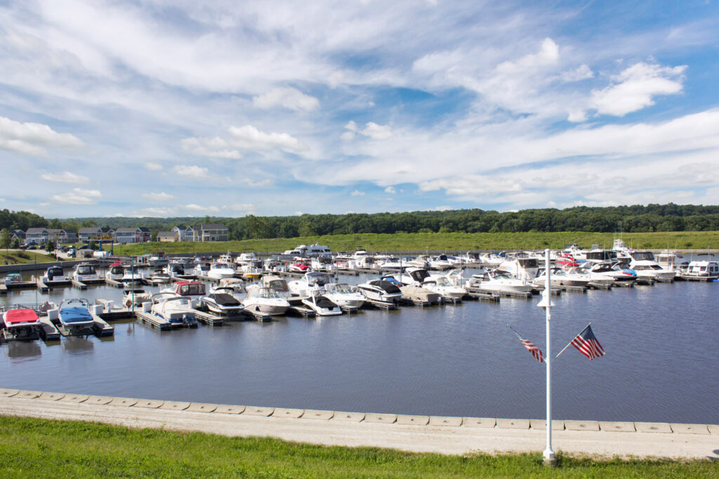 At Heritage Harbor Ottawa Resort, a marina resort community on the Illinois River in Ottawa, Ill., homeowners have direct access to on-site boating amenities including a full-service marina and harbor. 