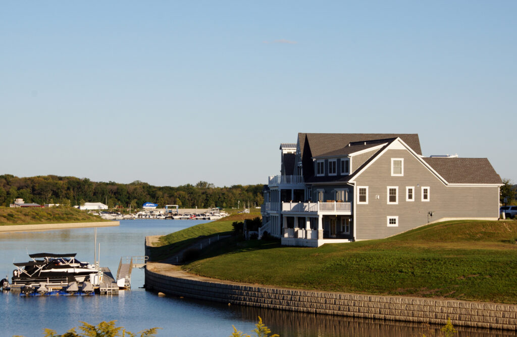 eing knowledgeable about nearby vacation home destinations, such as Heritage Harbor Ottawa Resort in Starved Rock Country, can lead to new avenues of business for real estate agents.