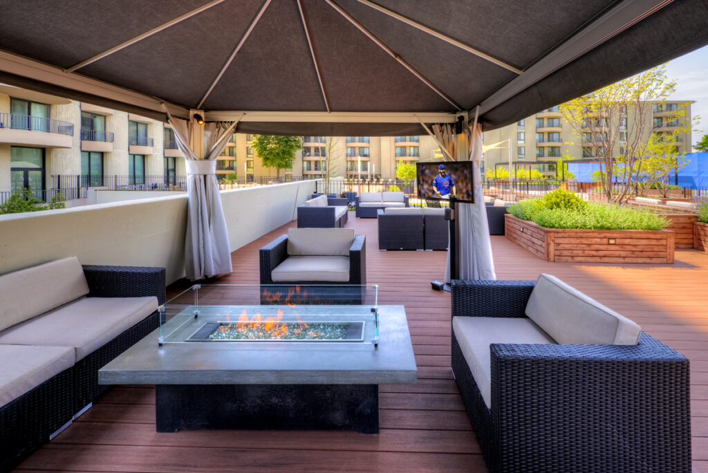 Draper and Kramer received a 2016 CAMME Award in the category of Community Amenities Package for its Wheaton Center rental community, which features an outdoor sundeck with private cabanas. 