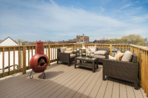 Rowhomes at Lexington Square4 in Bridgeport include rooftop decks that offer the perfect spot for al fresco dining and taking in sweeping city views.