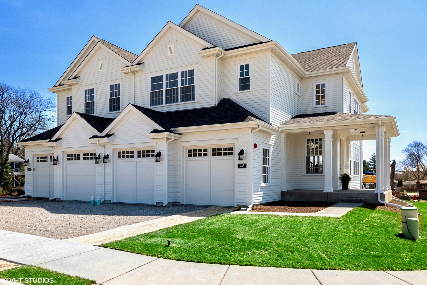 Kinzie Builders Completes Construction on New Roslyn Meadows Luxury